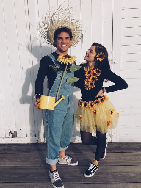 Meme Costume, Best Couples Costumes, Bff Halloween Costumes, Best Friend Halloween Costumes, Halloween Coustumes, Cute Couple Halloween Costumes, Diy Halloween Costumes Easy, Halloween Costumes Friends, Last Minute Halloween Costumes