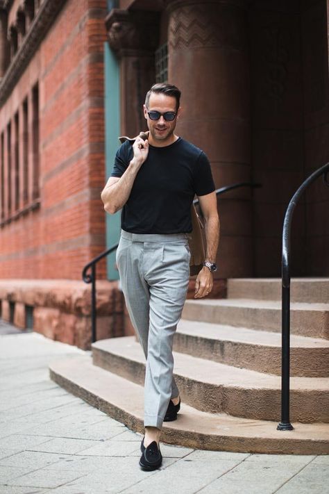 Pulling Off A T-Shirt With Dress Pants: Its Possible Grey Dress Pants Outfit, Ankle Pants Outfit, Grey Pants Outfit, Slacks Outfit, Grey Pants Men, Shirt And Dress, Dress Pants Outfits, Mens Slacks, Pants Outfit Men