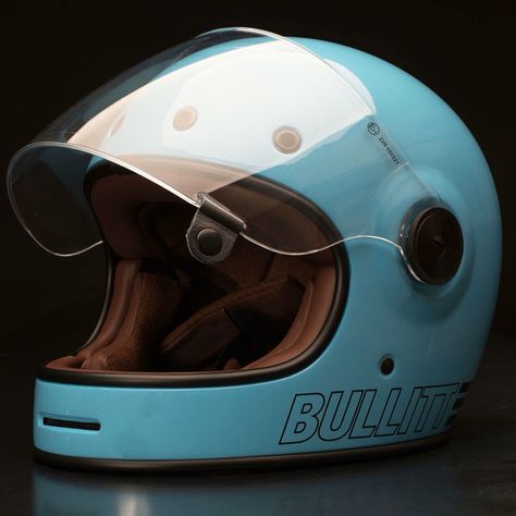 Bell Bullitt Helmet, Bike Helmet Drawing, Kids Bike Storage, Bell Bullitt, Bell Helmets, Helmet Drawing, Cafe Racer Helmet, Motorcycle Wear, Motorcycle Helmet Design