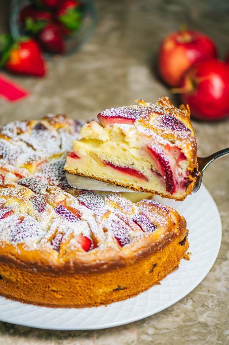 Strawberry Coffee Cake, Strawberry Coffee, Apple Cakes, Coffee Cake Recipe, Strawberry Dessert Recipes, Russian Food, Cake Recipes From Scratch, Apple Cake Recipes, Cooked Apples