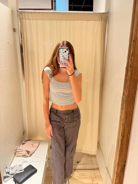 How To Style Brandy Melville Sweatpants, Brandy Inspired Outfits, Brandy Cargo Pants Outfit, Brandy Mellvile Outfits, Outfit Ideas Brandy Melville, Brandy Mellive Outfits, Brandy Melville Summer Outfits, Brandy Melville Outfits Fall, Brandy Girl Outfits