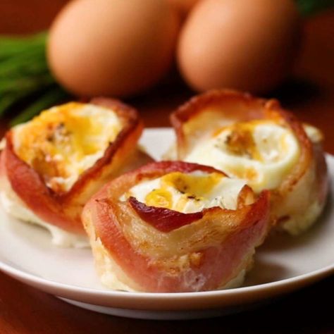 Breakfast Cups Recipe Muffin Tins, Bacon Recipes Breakfast, Breakfast Cups Recipe, Bacon Egg Cups, Egg Cups Recipe, Creative Breakfast, Bacon Breakfast, Breakfast Cups, Bacon Egg