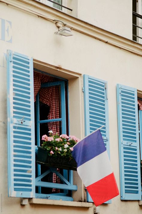 French Flag Wallpaper, France Flag Aesthetic, French Flag Aesthetic, French Culture Aesthetic, Worldly Aesthetic, Language Classroom Decor, French Images, French Window, Europe 2023