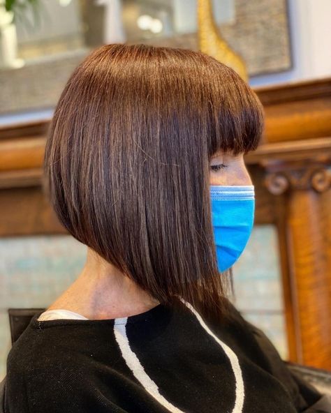 Bangs are super cool when added to bobs. But when you add bangs to an angled bob, now you've got a stylish haircut. Angled Bob With Bangs, Wavy Angled Bob, Short Angled Bobs, Long Angled Bob, Graduated Bob Haircuts, Angled Bobs, Angled Bob Haircuts, Tan Skin Blonde Hair, Angled Bob Hairstyles