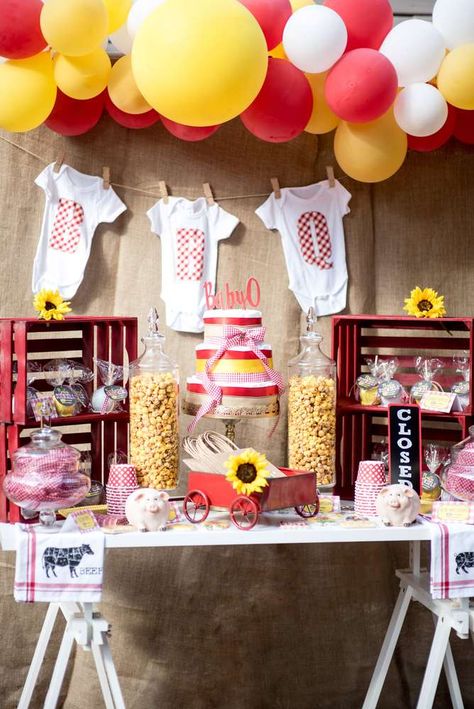 Simply Paush Events's Baby Shower / BBQ - Photo Gallery at Catch My Party Babyque Shower, Bbq Baby Shower Decorations, Barbecue Baby Shower, Picnic Baby Showers, Backyard Baby Showers, Bbq Theme, Bbq Baby Shower, Baby Q Shower, Backyard Bbq Party