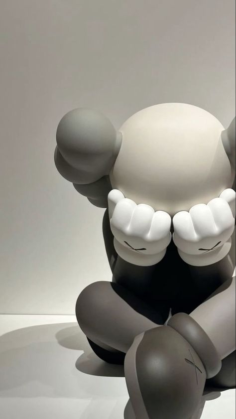 Kaws Exhibit, Kaws Wallpapers Black, Kaws Figurine, Kaws Iphone Wallpaper, Grey And White Wallpaper, Grey Wallpaper Iphone, Dope Wallpaper Iphone, Kaws Wallpaper, Street Art Artists