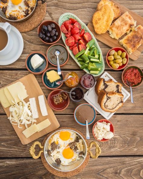 Breakfast In Turkey, Turkey Breakfast, Turkish Breakfast, Cappadocia Turkey, Hazelnut Spread, Turkish Recipes, Sunday Brunch, Breakfast Dishes, Traditional Food