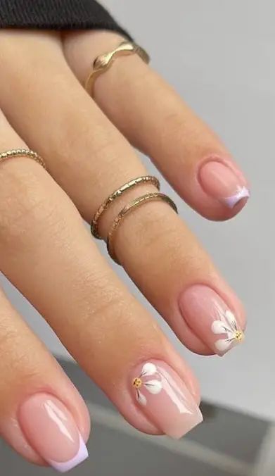 Short Nails Light Colors, Nail Art On Square Nails, Trending Nail Art Designs 2024, Gel Nails For School, Spring Nails 2024 Trends Short Square, Natural Nails With Design, Short Nails For School, Short Neutral Nail Designs, Nail Design Short Square