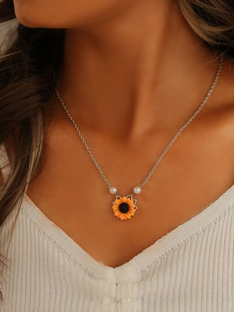 Silver Fashionable   Zinc Alloy  Pendant Necklaces Embellished   Jewelry Sunflower Accessories, Sunflower Charm, Art Scarves, Scarf Rings, Sunflower Necklace, Pearl Decor, 50 Style, Boutique Collection, Real Pearls