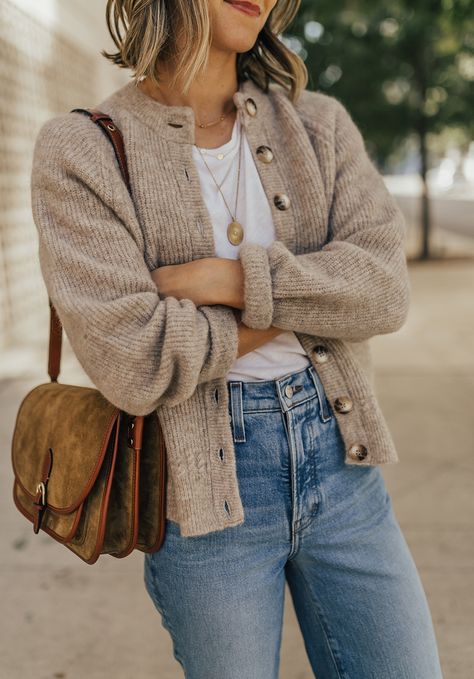 Oatmeal Cardigan, Austin Style, Paris Mode, Mode Casual, Looks Street Style, 가을 패션, Mom Outfits, Mode Inspiration, Fall Winter Outfits