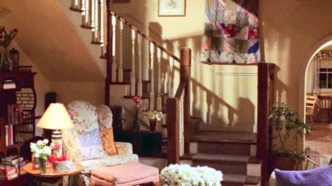 Gilmore House, Gilmore Girls House, Rory And Lorelai, Floral Print Wallpaper, Lorelei Gilmore, Victorian Windows, Gilmore Girls Aesthetic, The Gilmore, Second Hand Furniture