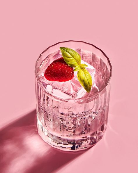 SPRING BLOSSOM cocktail. Are you ready for a sip of spring? INGREDIENTS: 40 ml Old Pilot’s Strawberry Gin 20 ml Elderflower syrup (or grandma’s ‘Sok od bazge’) 125 ml Premium Tonic Water Strawberry wedge, fresh Basil or Mint PREPARATION: 1. Choose your favorite cocktail glass and add ice 2. Pour Old Pilot’s Strawberry Gin 3. Add Elderflower syrup 4. Top with Tonic Water 5. Garnish with Strawberry and Mint or Basil leaves 6. Enjoy Link in the BIO. Link za kupovinu gina je u opisu profila. ... Gin And Tonic Aesthetic, Elderflower Syrup, Strawberry Gin, Tonic Water, Basil Leaves, Gin Tonic, Wild Berry, Spring Blossom, Cocktail Glass