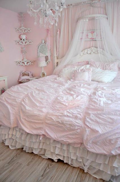 Muebles Shabby Chic, Shabby Chic Decor Bedroom, Styl Shabby Chic, Chic Bedroom Decor, Shabby Chic Room, Romantic Shabby Chic, Shabby Chic Dresser, Shabby Chic Bathroom, Shabby Chic Bedroom