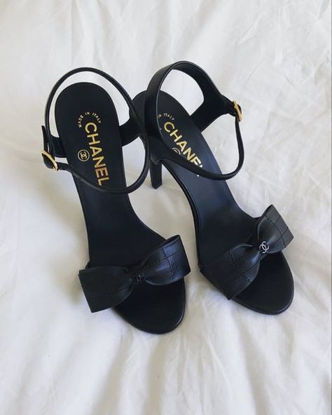 Chanel Heels Aesthetic, Chanel Stilettos, Chanel Clothes Women, Coco Chanel Shoes, Coco Chanel Clothes, Chanel High Heels, Vintage Chanel Heels, Chanel Heel, Channel Shoes