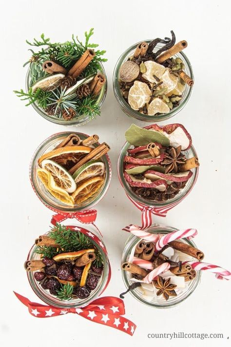 Dehydrated Stovetop Potpourri, Diy Christmas Gifts To Send In The Mail, Crockpot Popourie, Homemade Potpourri Gifts, Fall Booth Display Ideas, Dry Potpourri Recipes, Potpourri Gift Ideas, Christmas Potpourri In A Jar, Diy Stovetop Potpourri