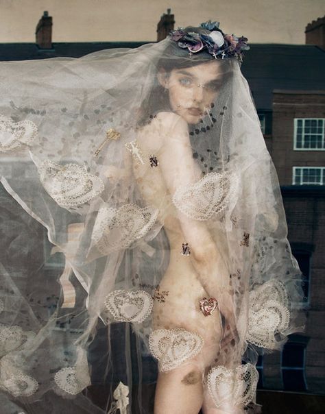 dark bride Vogue Editorial, Beauty Shots, Too Cool For School, Glamour Fashion, Wedding Bride, Fashion Magazine, A Black, Editorial Fashion, Wedding Styles