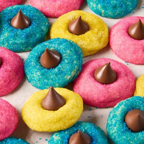 Peep Kiss Cookies Kiss Cookie Recipe, Hershey Kiss Cookies, Peanut Butter Kiss, Peanut Butter Kiss Cookies, Easter Things, Easy Easter Treats, Easy Easter Desserts, Holiday Desserts Table, Easter 2023