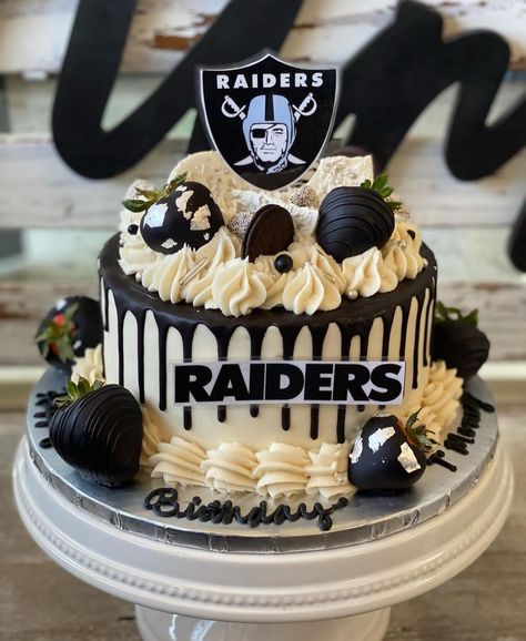 Raiders Wedding Theme, Raider Birthday Party Ideas, Raiders Cake Ideas, Raiders Birthday Party, Raider Cake, Raiders Party, Nfl Cake, Raiders Cake, Lv Raiders