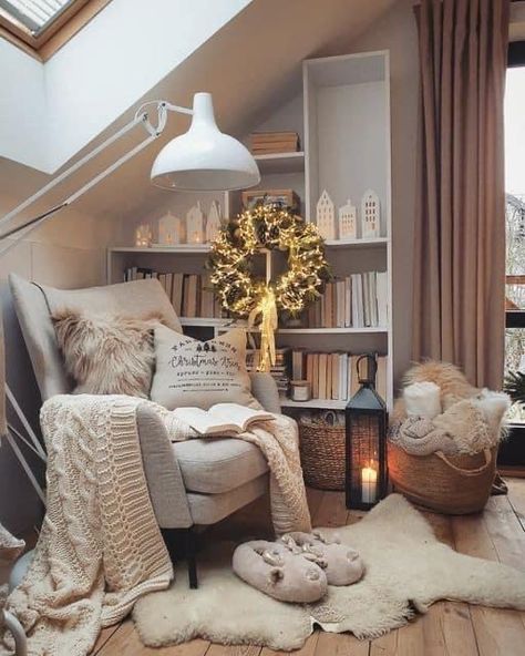 Attic Bedroom Ideas Aesthetic, Cosy Reading Corner, Cozy Home Library, Bedroom Ideas Aesthetic, Attic Bedrooms, Cozy Room Decor, Linen Color, Style Deco, Cozy Reading Nook