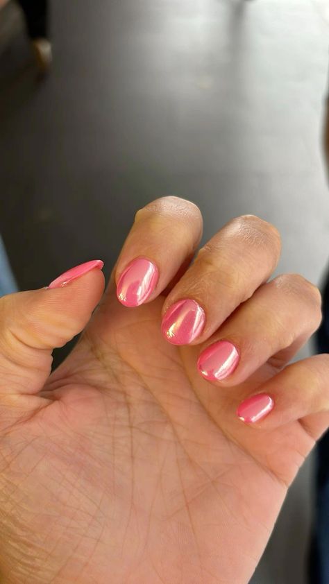 Short Pink Glazed Nails, Nail Chrome Pink, Short Nails Pink Chrome, Short Pink Chrome Nails, Pink Chrome Gel Nails, Short Chrome Nails Designs, Coral Chrome Nails, Simple Chrome Nails, Pink Nail Polish Designs