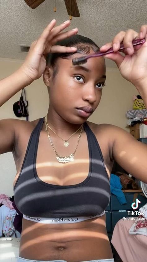 Slick Bun With Edges, Hairstyles For Light Skin, How To Do Edges On 4c Hair, Ponytail Styles Curly Hair, Edges 4c Hair, Slick Hairstyles Curly Hair, Natural Slick Hairstyles For Black Women, Black Hair Bun Styles, Pretty Edges