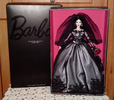 Vampire Barbie, Bride Barbie, Vampire Bride, Barbie Collector Dolls, Barbie Bride, Fantasy Decor, Im A Barbie Girl, Fantasy Doll, Brooklyn Baby