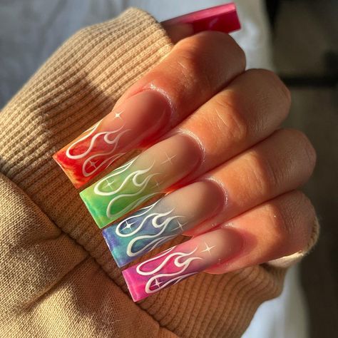 Chasing Daisies, Spring Manicure, Flame Nails, Rainbow Nails Design, Spring Designs, May Nails, Cute Acrylic Nail Designs, Dope Nail Designs, Exotic Nails