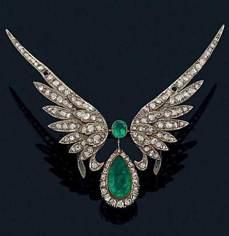 Jewellery Kundan, Bijoux Art Deco, Jewellery Shops, Bijoux Art Nouveau, Edwardian Jewelry, Diamond Brooch, Royal Jewels, Deco Jewelry, Emerald Jewelry