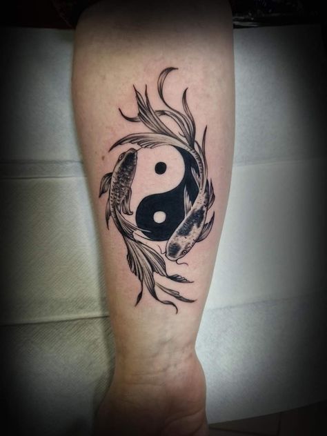 Unique Ying Yang Tattoo, Pisces Tattoo Designs, Ying Yang Tattoo, Koi Tattoo Design, Small Couple Tattoos, Yin Yang Tattoos, Pisces Tattoos, Clever Tattoos, Zodiac Tattoos