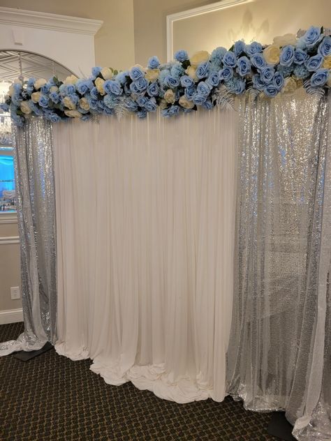 Blue Quince Butterfly Theme, Blue And White Flower Wall Backdrop, Butterfly 15 Theme Blue, Light Blue Sweet 16 Theme, Blue Quinceanera Ideas Decoration, Blue Quinceanera Theme Ideas, Quince Blue Decorations, Light Blue Quinceanera Decorations Main Table, Cinderella Sweet 16 Ideas Decoration