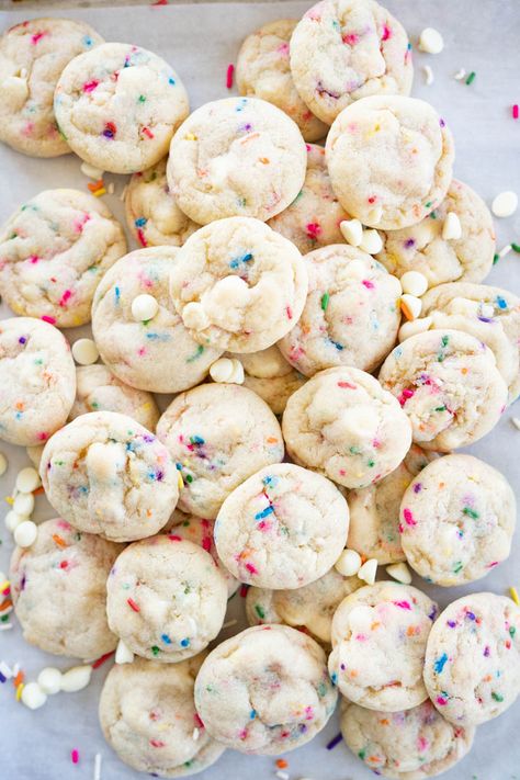 Costco Cookie Recipe, Costco Copycat, Sprinkle Cookies Recipe, Confetti Cookies, Cooking With Karli, Mini Chocolate Chip Cookies, Perfect Sugar Cookies, Lemon Sugar Cookies, Baking Basics