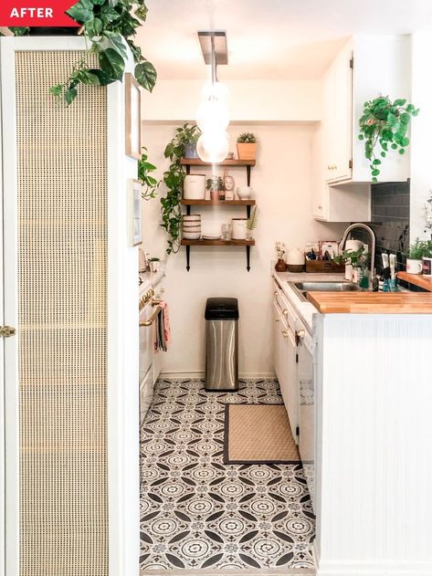 Apt Kitchen, Spanish Style Tile, Rental Makeover, Rental Kitchen Makeover, Modern Kitchen Apartment, Ugly Kitchen, Seattle Apartment, Smart Hacks, Kitchen S