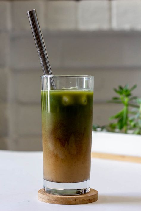 Why have 2 shots of espresso when you could do 1 shot of espresso and mix it up with a dash of matcha? Mmmm. #coffee #espresso #matcha Matcha Coffee Recipe, Matcha Espresso, Espresso Drink Recipes, Matcha Drink Recipes, Espresso Drink, Matcha Milk, Coffee Jelly, Shot Of Espresso, Frozen Coffee