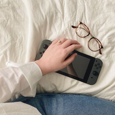 Playing Switch Aesthetic, Gaming Aesthetic Girl, Cozy Gamer Girl Aesthetic, Gaming Girl Aesthetic, Cozy Nintendo Switch Games, Cozy Nintendo Switch, Cozy Games To Play, Aesthetic Nintendo Switch, Cozy Gamer Aesthetic