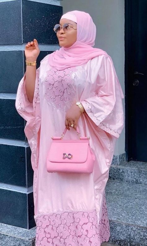 Agbada Designs For Ladies, Female Agbada Gown Styles, Shadda Styles For Women, Model Robe Voile Asli, Senegalese Styles 2022, Senegalese Bazin Styles 2022, Lace Dress Classy, Couples African Outfits, Funny Dresses