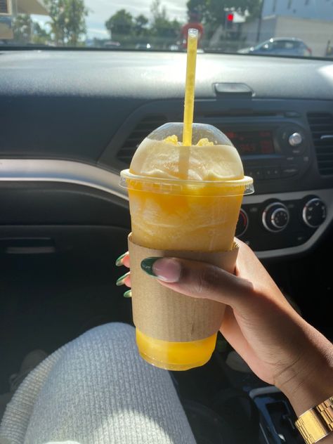 Mango Lemonade Slushy. Mcdonalds Order, Mango Slushie, Lemonade Aesthetic, Mango And Pineapple, Mango Lemonade, Summer Snacks, Slushies, Lemonade, Nom Nom