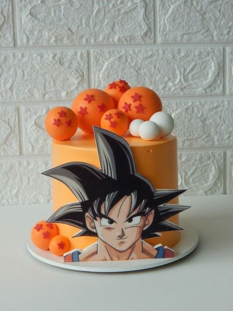 Dragon Ball Z Table Centerpieces, Dragon Ball Z Birthday Cake, Dragon Ball Cake Ideas, Goku Cake Ideas, Goku Cake Dragonball Z, Dragon Ball Z Cake Birthdays, Goku Birthday Cake, Goku Cake, Dragon Ball Cake