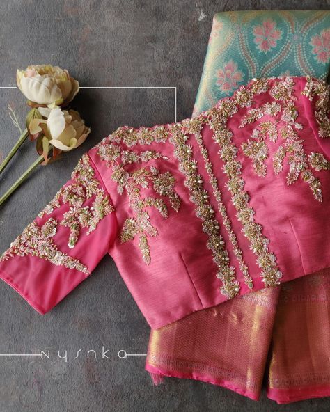 High Neck Blouse Maggam Work, Back High Neck Blouse Designs, High Neck Blouses, Saree Blouse Ideas, Handwork Blouse, Latest Bridal Blouse Designs, Blouse Designs High Neck, Blouse Designs Catalogue, Maggam Work Blouse