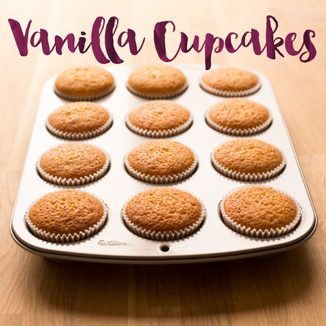 Boston Cream Cupcakes, Boston Cream Pie Cupcakes, Easy Vanilla Cake Recipe, Vanilla Cupcake Recipe, Boston Cream Pie, Oreo Cupcakes, Healthy Recipes Easy Snacks, Zucchini Cake, Cake Blog