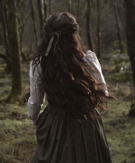 Pastoral Aesthetic, Dark Cottagecore Fashion, Dark Cottagecore Aesthetic, Dark Cottage Core, Rosalie Hale, Living In Harmony, Dreamy Style, Medieval Aesthetic, Fairytale Aesthetic