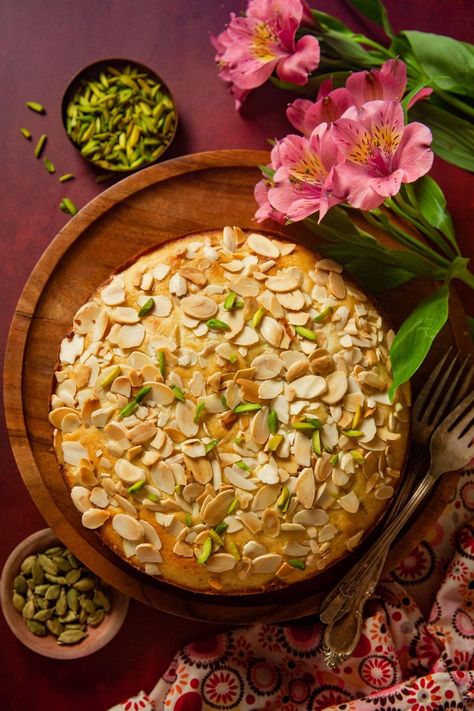 Indian Mawa Cake With Pistachios & Almonds Spicy Videos, Indian Cakes, Desi Desserts, Holi 2023, Indian Cake, Eggless Cakes, Simple Foods, Eid Cake, Pistachio Recipes