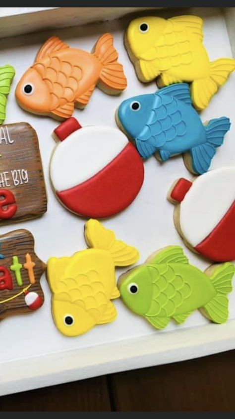 Royal Icing Fish Cookies, Fish Themed Cookies, Fishing Cookies Royal Icing, Fish Cookies Decorated Easy, Fish Sugar Cookies Decorated, Ofishally One Birthday Cookies, Boy Birthday Cookies Decorated, Fishing Cookies Decorated, Fishing Birthday Cookies