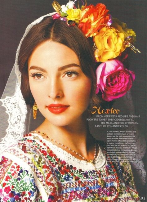 Mexican Fashion, Flowers In Her Hair, Mexican Heritage, Drawing Hair, Boda Mexicana, Themed Weddings, Mexican Women, Mexican Wedding, Mexican Dresses