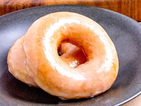 Krispy Kreme Glazed Doughnuts (Copycat) Recipe - Dinner, then Dessert Krispy Kreme Copycat Recipe, Popcorn Recipes Caramel, Maple Bars, Dinner Then Dessert, Krispy Kreme Doughnut, Donut Muffins, Glazed Doughnuts, Recipe Email, Filled Donuts