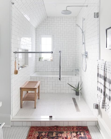 White Wet Room, Contemporary White Bathrooms, White Shower Tile, Subway Tile Bathroom, White Marble Shower, Marble Shower Tile, Huge Shower, Wet Room Bathroom, All White Bathroom