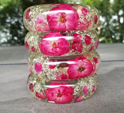 Real Flower Bracelet, Pressed Roses, Pressed Flower Resin, Resin Jewelry Diy, Resin Bracelet, Resin Bangles, Unique Gifts For Mom, Real Flower Jewelry, Special Flowers