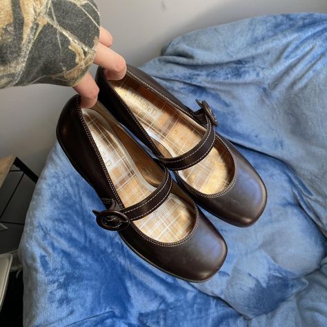 Super cute chocolate brown Michelle D Mary Janes If... - Depop Brown Mary Jane Shoes, Brown Mary Janes, Cute Chocolate, Mary Jane Shoes, Message Me, Chocolate Brown, Mary Janes, Black And Brown, Super Cute