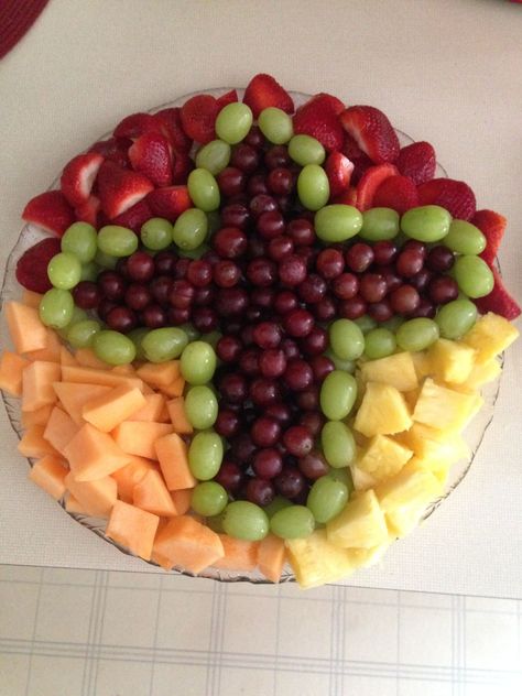 Easter Fruit Tray Cross, Christian Food Ideas, Fruit For Easter, Easter Veggie Tray Ideas, Cross Fruit Tray, Easter Vegetables Tray, Easter Bunny Fruit Tray, Holidays Snacks, Easter Fruit Salad