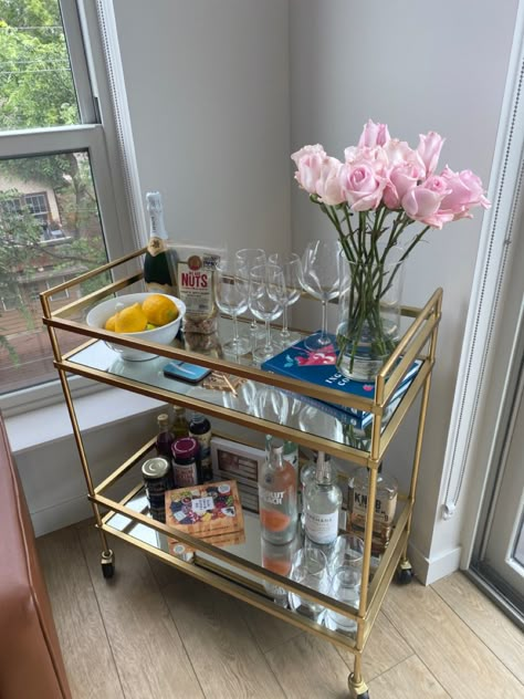 Bev Cart Apartment, Maddie Dragsbaek Apartment, Cute Bar Cart Ideas, Modern Classic Interior Design Living Room, Living Room Decor Girly, Party Room Ideas, Bar Cart Aesthetic, Girly Bar Cart, Aesthetic Bar Cart