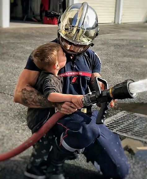 Firefighter Boyfriend Aesthetic, Fireman Boyfriend, Firefighter Aesthetic, Hot Firefighter, Firefighter Images, Firefighter Boyfriend, Future Firefighter, Firefighters Daughter, Becoming A Firefighter